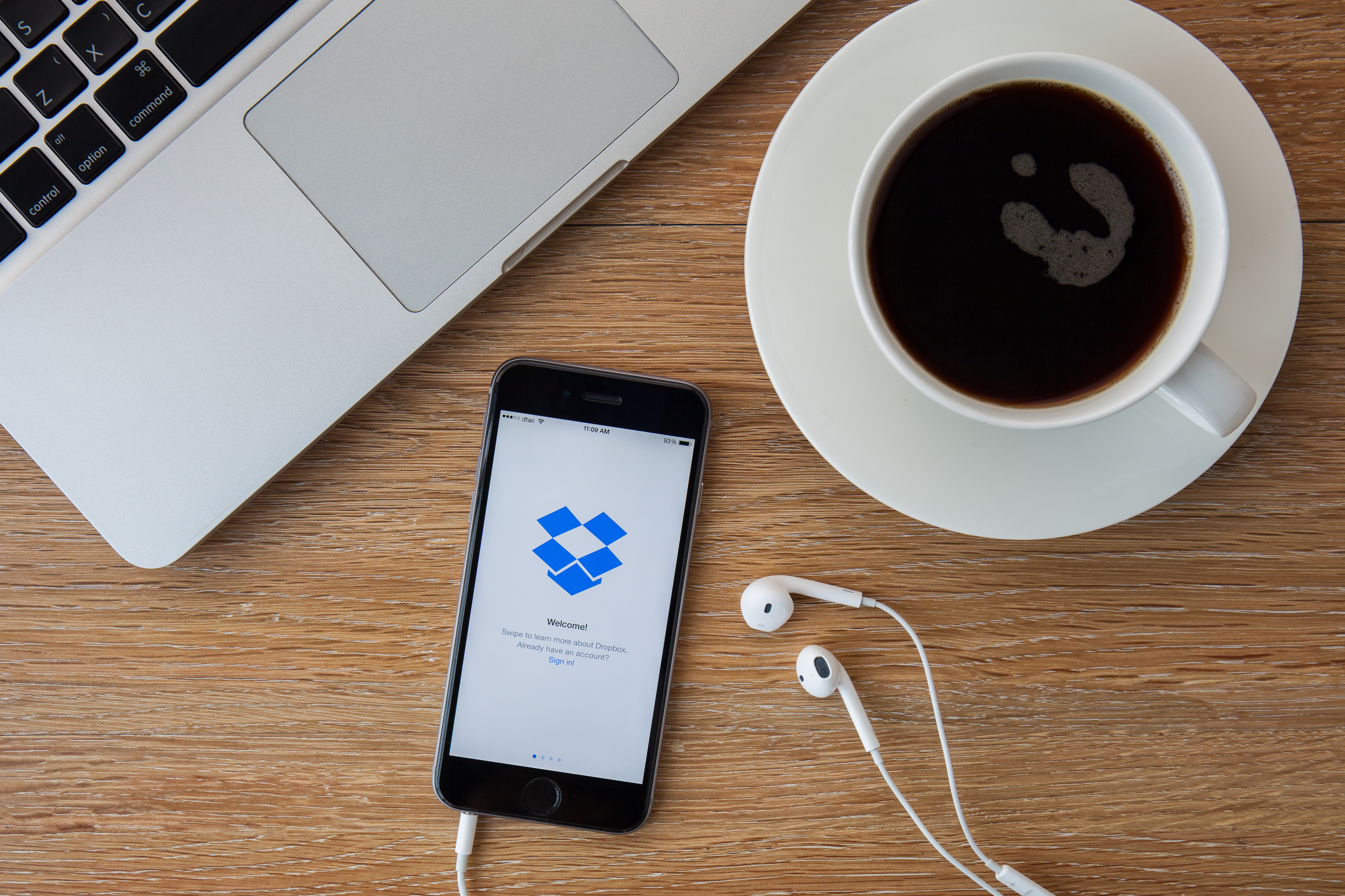what is a dropbox on the iphone